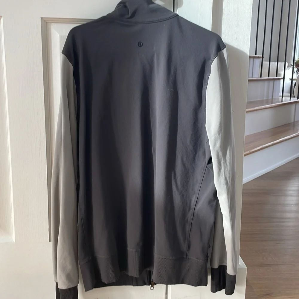 Lululemon Post Gravity Jacket Soot / Ambient Grey
